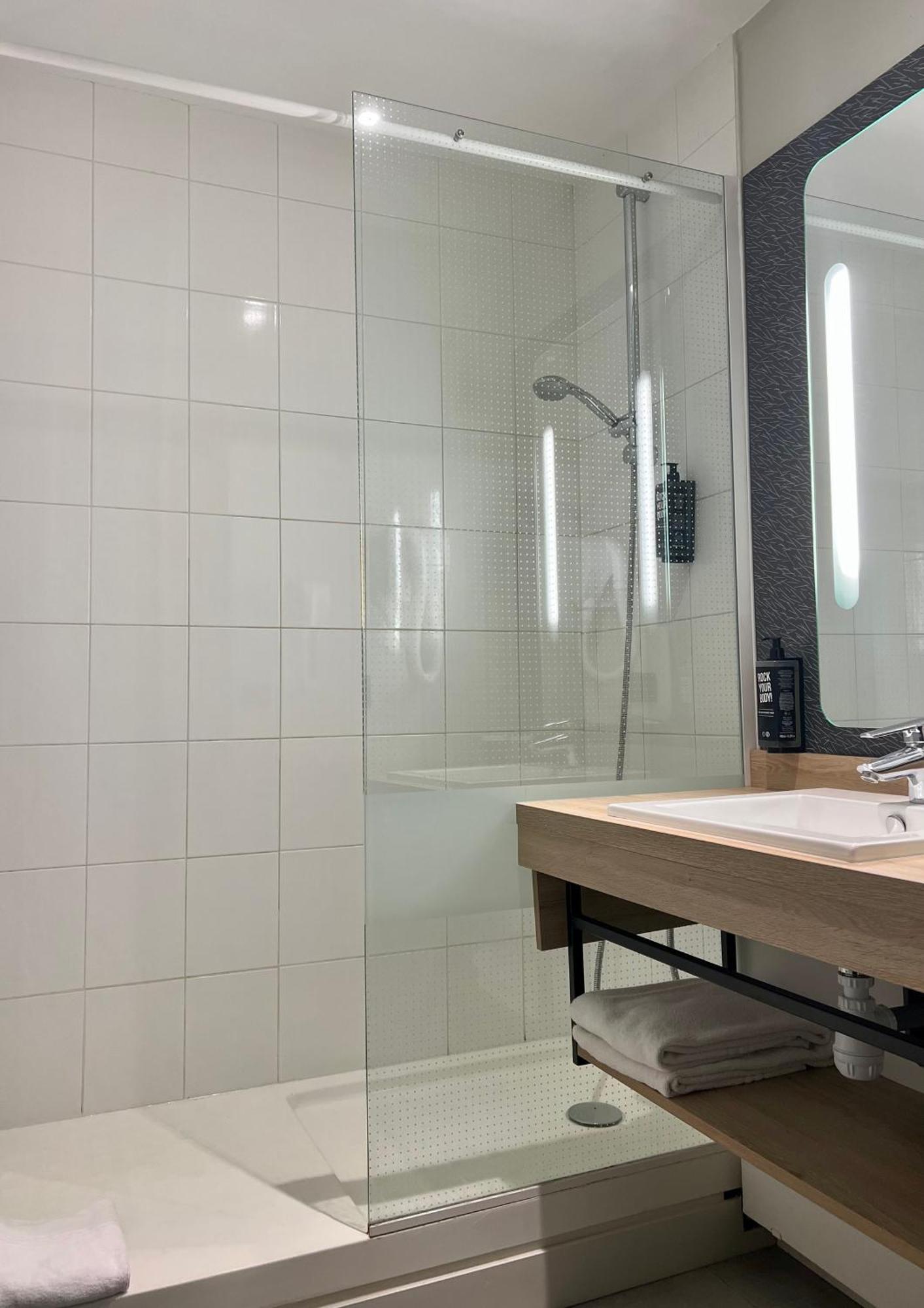ホテル Ibis Angouleme Nord シャンプニエ エクステリア 写真