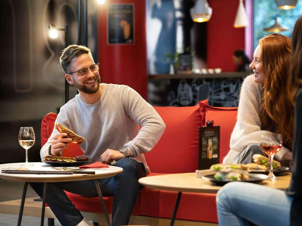 ホテル Ibis Angouleme Nord シャンプニエ レストラン 写真