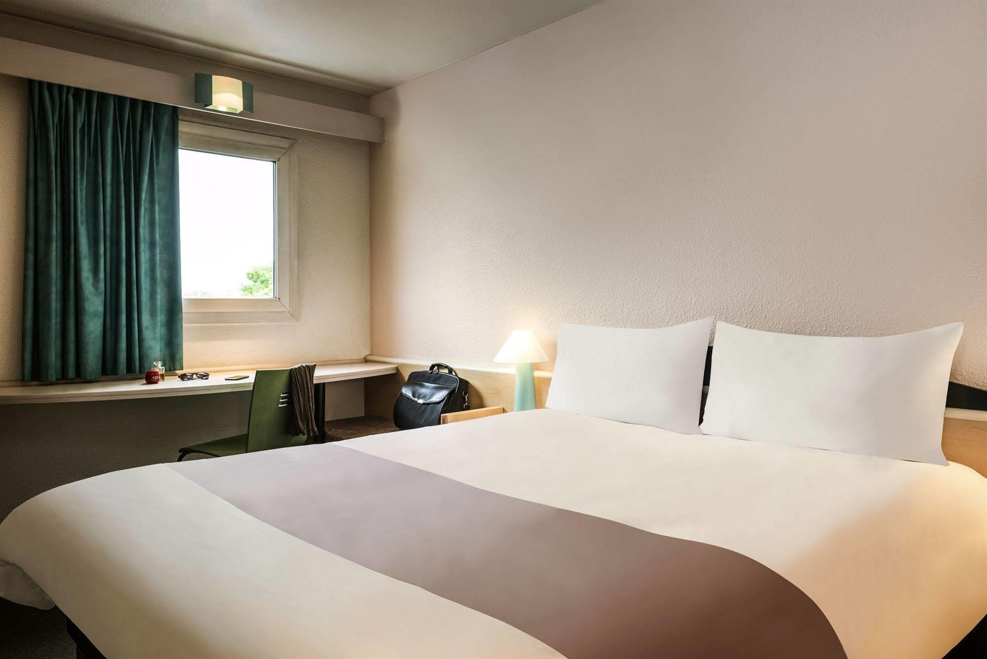 ホテル Ibis Angouleme Nord シャンプニエ エクステリア 写真