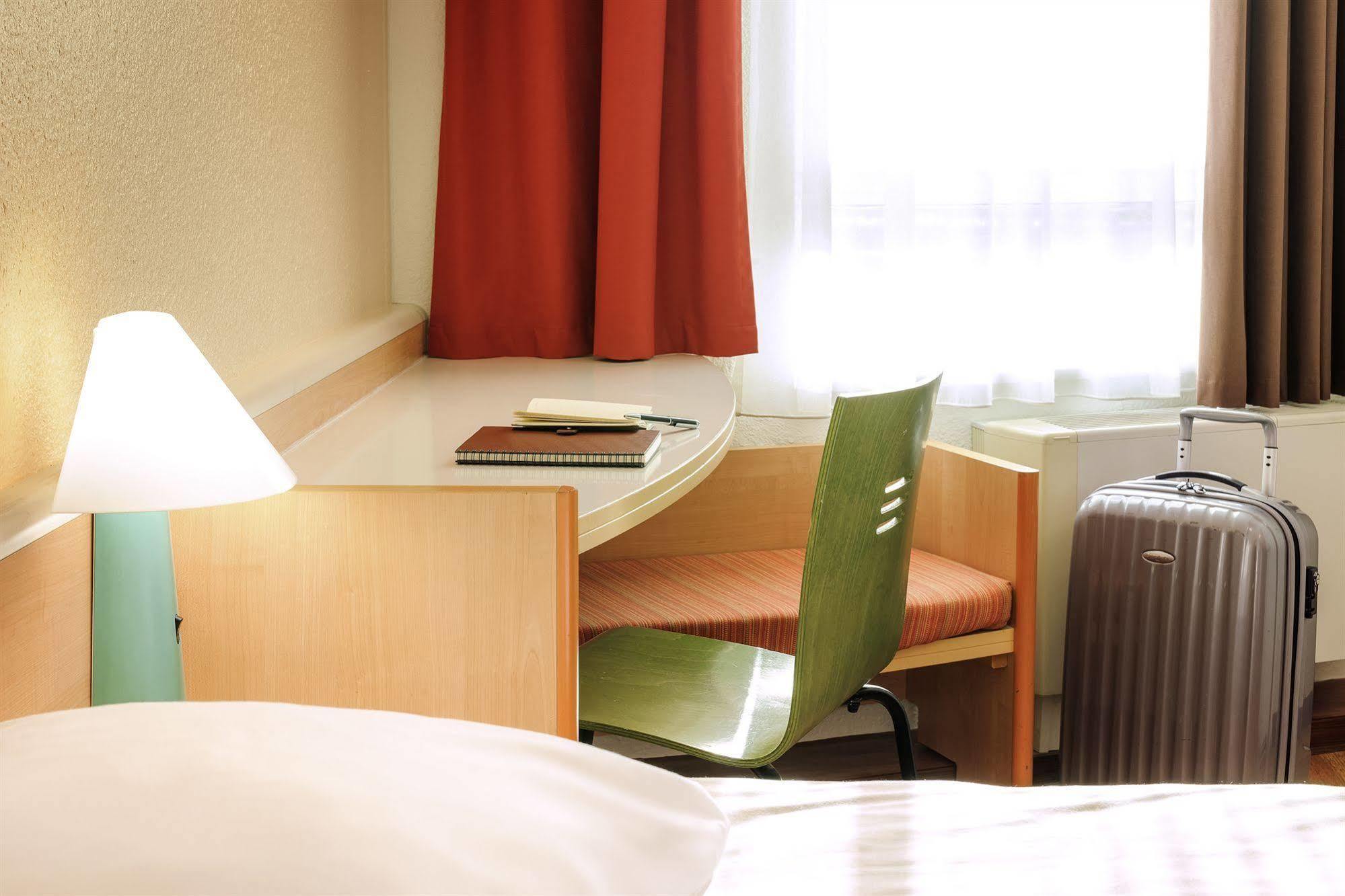 ホテル Ibis Angouleme Nord シャンプニエ エクステリア 写真