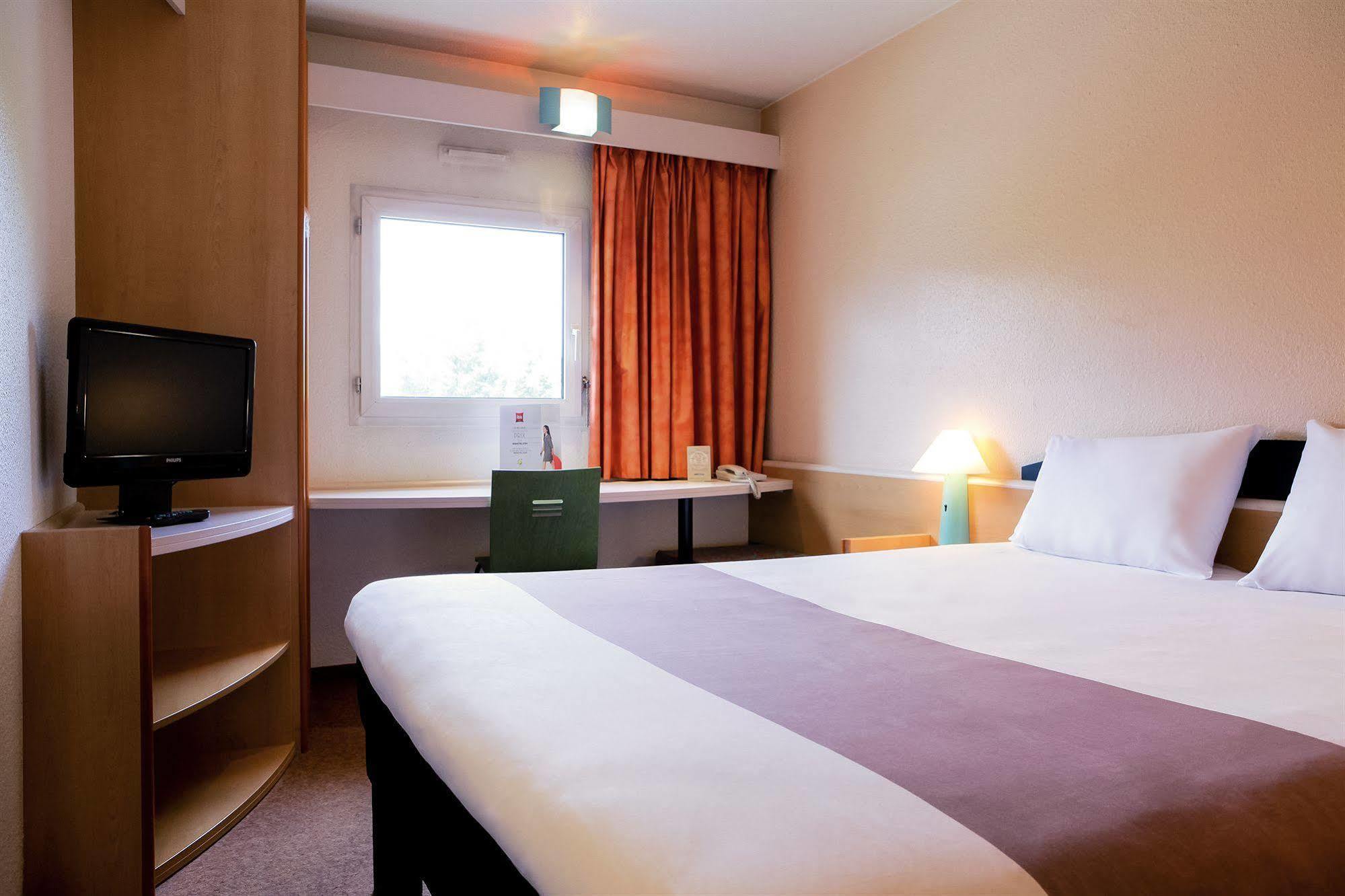 ホテル Ibis Angouleme Nord シャンプニエ エクステリア 写真